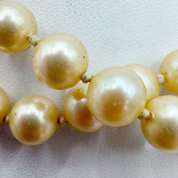 Vintage 30” Faux Pearl Necklace With Decorative Box Clasp Mid Century Jewelry - Picture 7 of 9